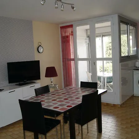 Lara 1 - Grand T2 Loggia Sans Vis-a-vis Parking - Pres Centre-port, Ile Des Loisirs, Richelieu Apartman